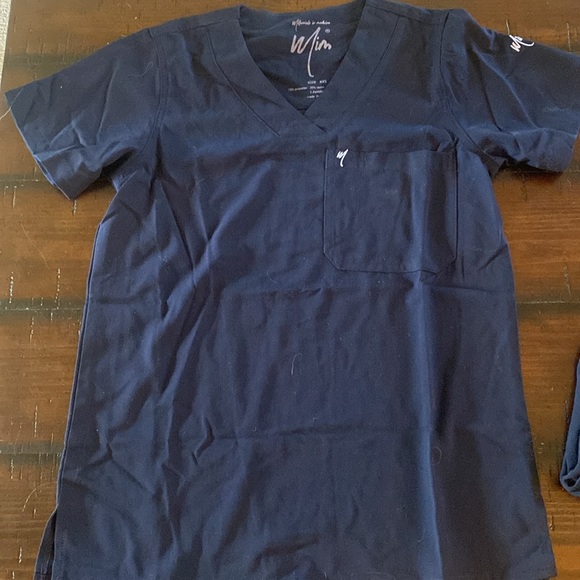MIM Scrub Set. Dark navy. Top: xxs Bottom: xs. Never worn. No tags. - Picture 2 of 6